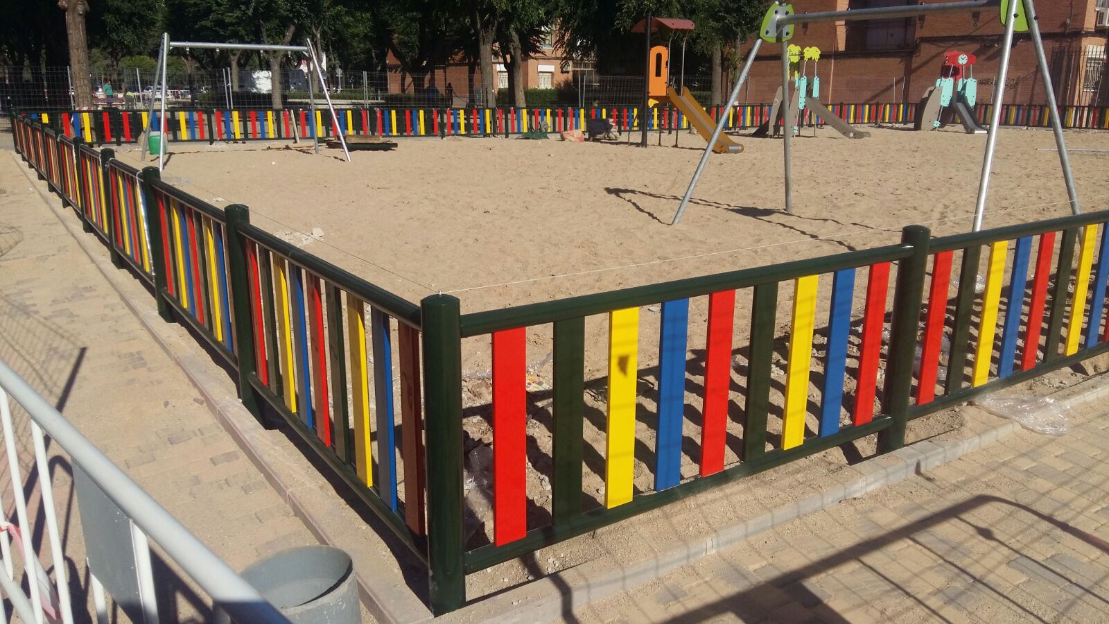 Valla Metalica De Colores Para Parques Infantiles Comunidad Propietarios